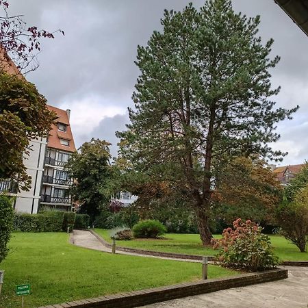 Grand Studio Hyper Centre Avec Balcon Tout Refait Mars 2025 Deauville Luaran gambar